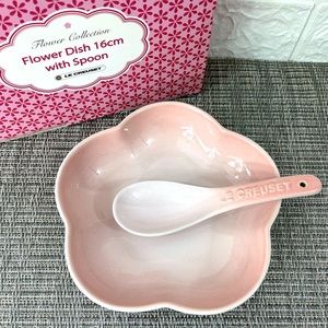 Le Creuset Flower Dish with Soup Spoon set